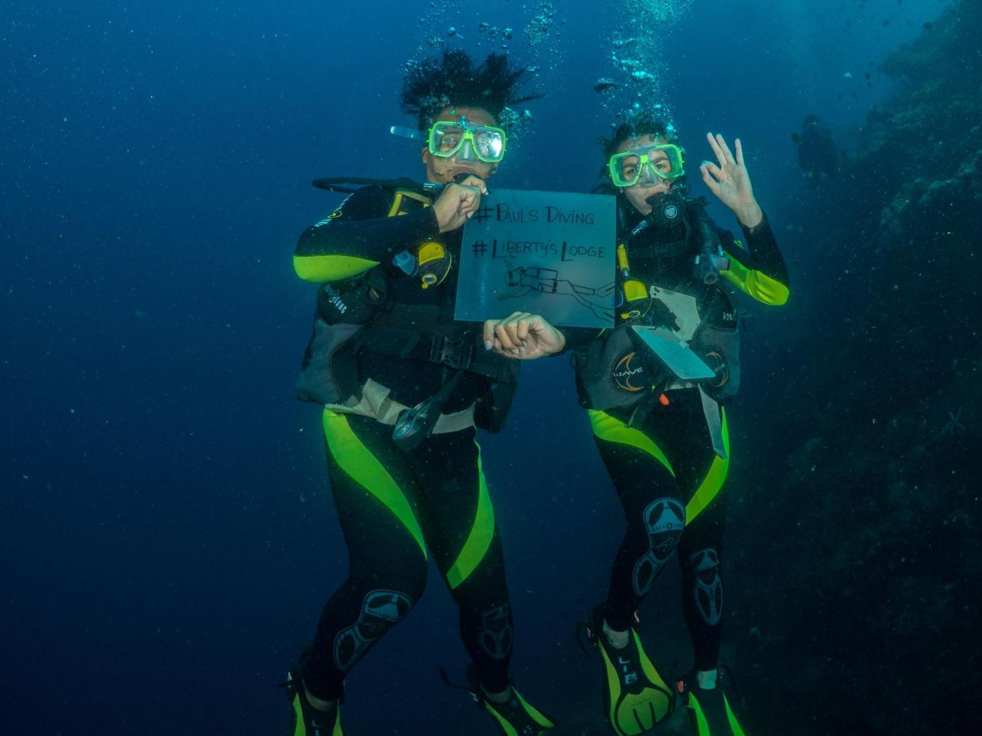 Liberty'S Lodge And Diving - Apo Island 杜马格特 外观 照片