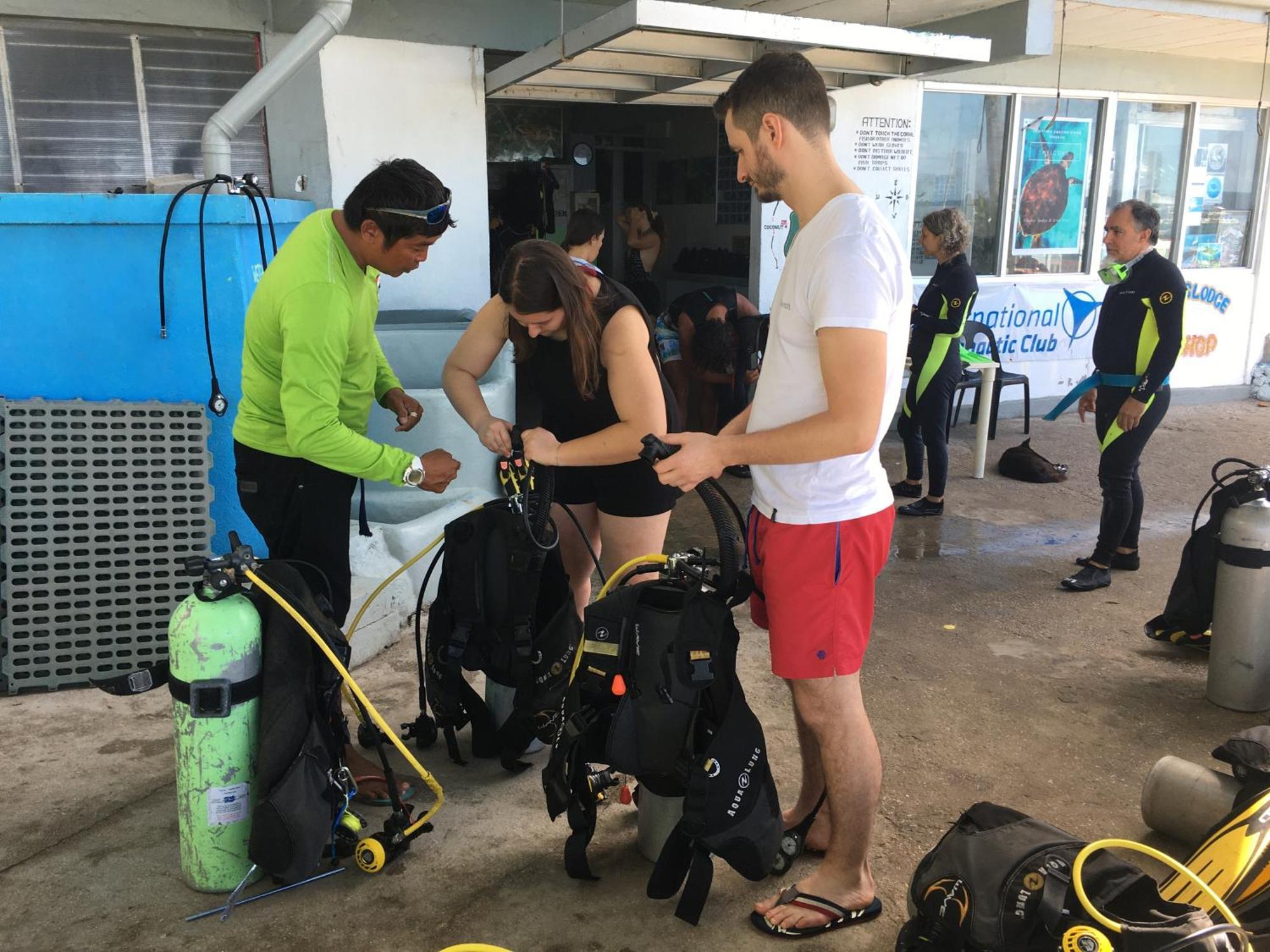 Liberty'S Lodge And Diving - Apo Island 杜马格特 外观 照片